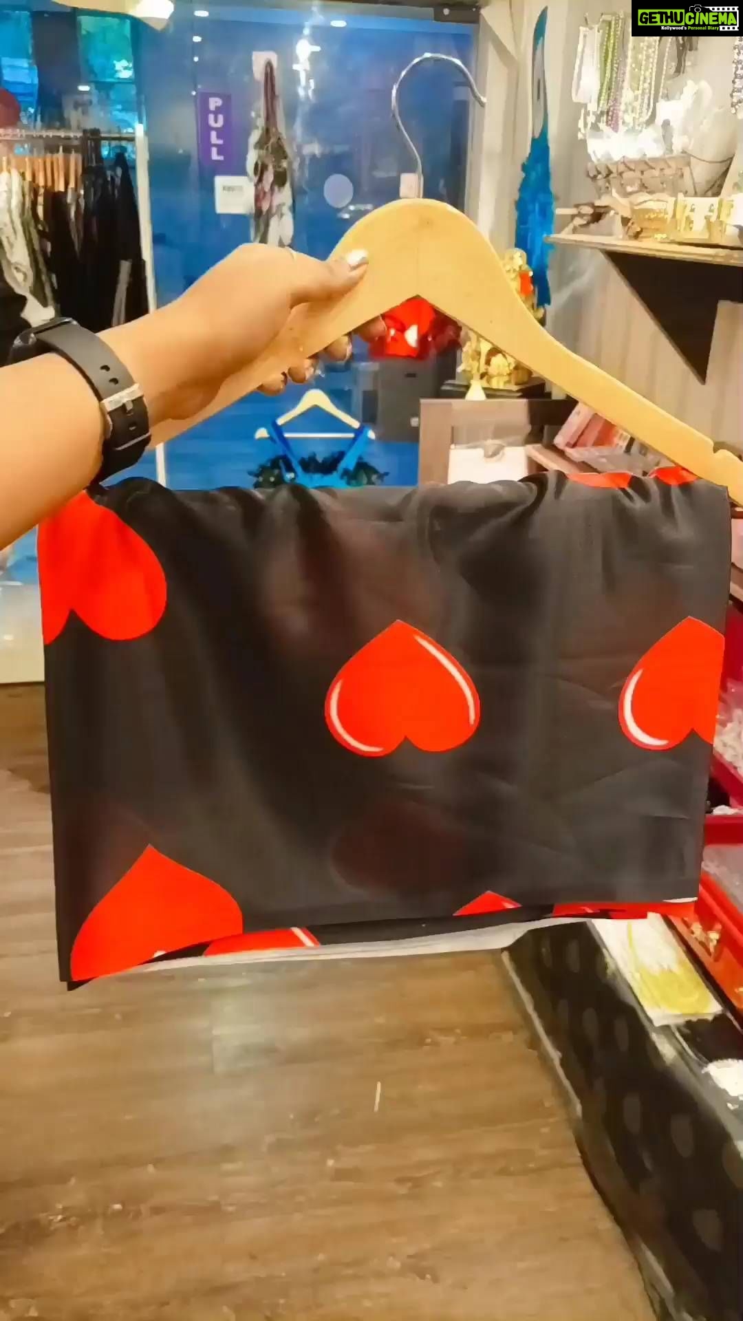 Vanitha Vijayakumar Instagram - Heavy japan satin heart print saree draped has maxi ❤🖤💃🏻 Dm for price & details📩 #vanithavijaykumarstyling #entrepreneur #women #fashion #girls #business #chennai #ootdfashion #accessories #trending #life #party #girl #makeover #shopping #onlineshopping #onlineshop #style #outfits #outfit #store #makeover #reelsinstagram #reelitfeelit #reelsvideo #reels #reelkarofeelkaro #reelsindia #instagramhub Khader Nawaz Khan Road