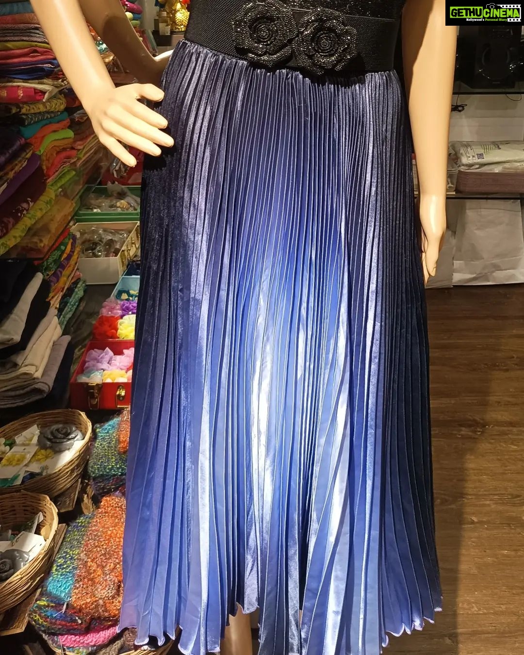 Vanitha Vijayakumar Instagram - Dress like a princess with this beautiful ombre skirt👗 This stunning maxi skirt has a black to lavender ombre with pleats & satin like fabric💜 with an elasticated waist, comfort is key to looking cute☺ style with a silk cami or bodysuit & start spinning girl💃🏻#vanithavijaykumarstyling #vanithavijaykumarstudios #outfitoftheday #outfit #outfits #women #womensfashion #girl #girls #style #styling #stylist #fashion #ootd #picoftheday #pictureoftheday #dress #accessories #makeover #onlineshopping #onlineshop #boutique #boutiqueshopping #boutiquefashion #ombre Khader Nawaz Khan Road