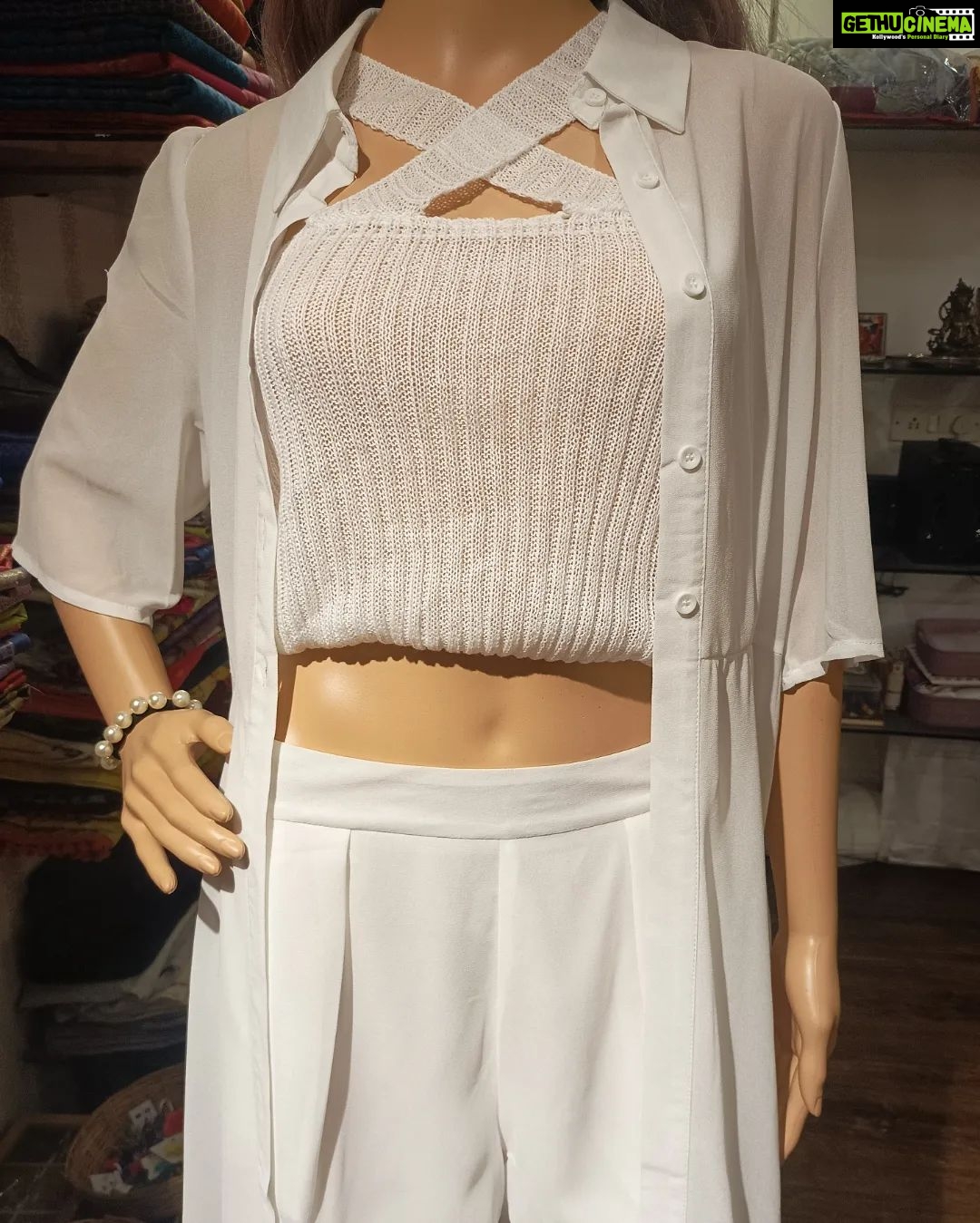 Vanitha Vijayakumar Instagram - White sheer chiffon lace robe with shorts set🤍 It will be perfect for a cozy night in or for running errands🧖♀️ Dm us for price & details📩 #vanithavijaykumarstyling #outfitoftheday #outfit #outfits #women #womensfashion #girl #girls #style #styling #stylist #fashion #ootd #picoftheday #pictureoftheday #dress #accessories #makeover #onlineshopping #onlineshop #boutique #boutiqueshopping #boutiquefashion Khader Nawaz Khan Road