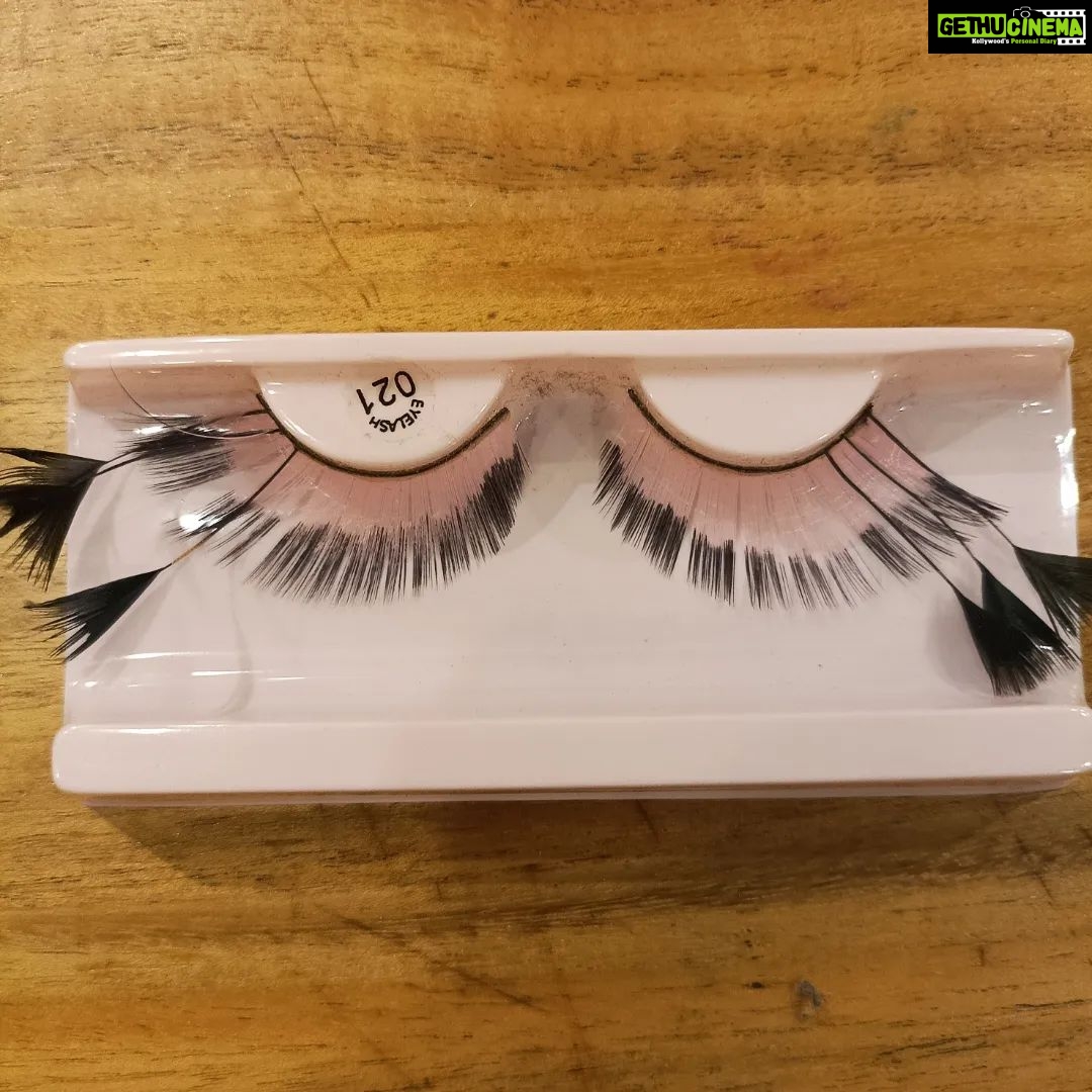 Vanitha Vijayakumar Instagram - Delicate & gorgeous ultra-long wispy feathered eyelashes🪶👁 Dm for price & details📩#vanithavijaykumarstyling #eyelashextensions #eyes #eyelashes #women #womensfashion #girl #girls #style #styling #stylist #fashion #ootd #picoftheday #pictureoftheday #dress #accessories #makeover #onlineshopping #onlineshop #boutique #boutiqueshopping #boutiquefashion Khader Nawaz Khan Road