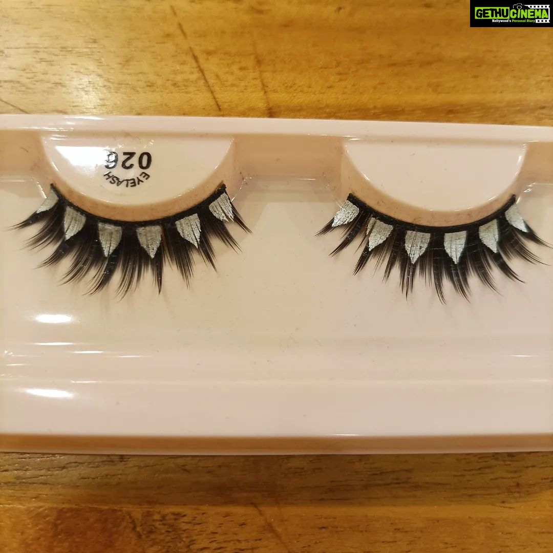 Vanitha Vijayakumar Instagram - Create a luscious look with our thick false eyelash extensions π Dm for price & details π©#vanithavijaykumarstyling #eyelashextensions #eyes #eyelashes #women #womensfashion #girl #girls #style #styling #stylist #fashion #ootd #picoftheday #pictureoftheday #dress #accessories #makeover #onlineshopping #onlineshop #boutique #boutiqueshopping #boutiquefashion Khader Nawaz Khan Road