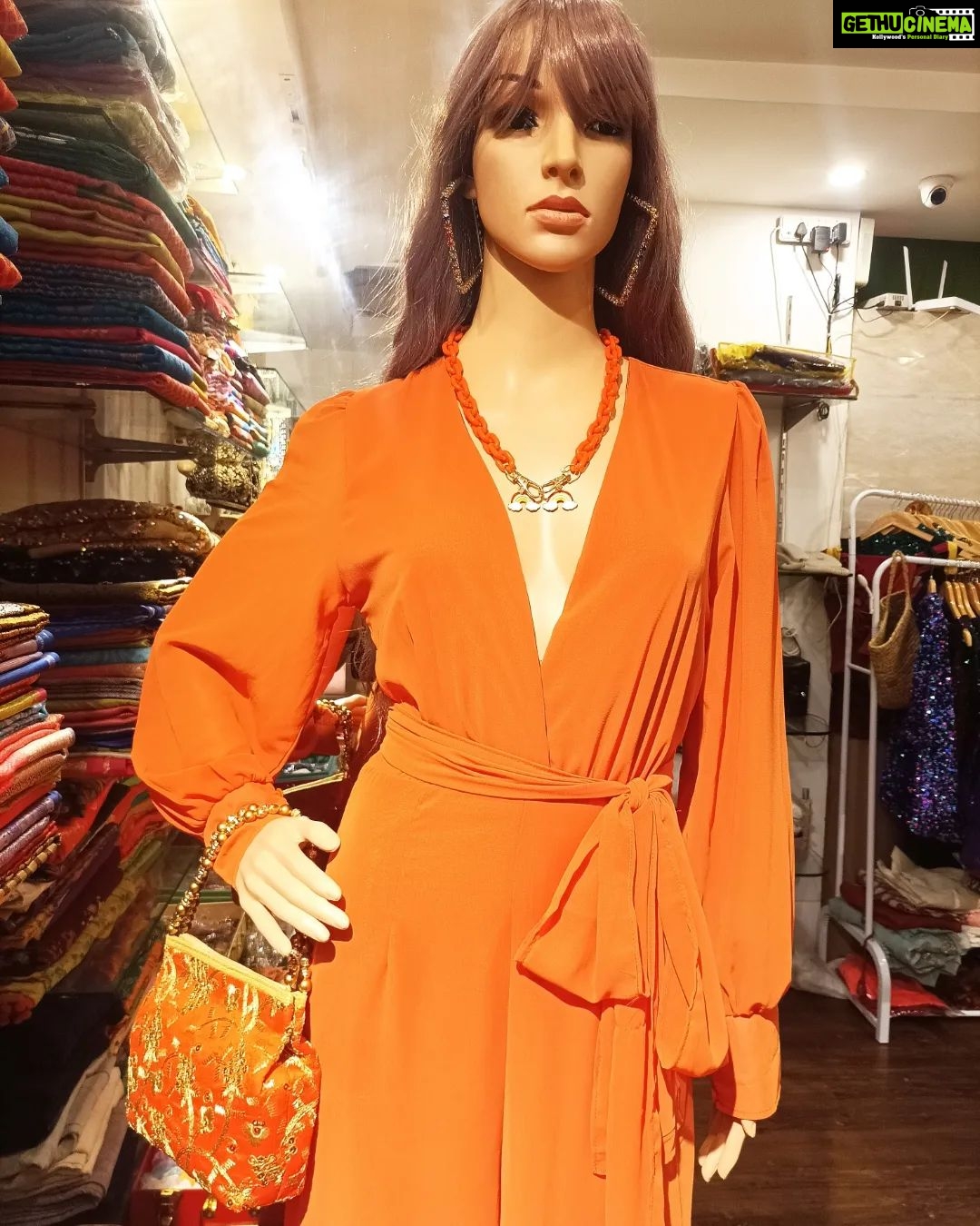 Vanitha Vijayakumar Instagram - Solid color wrap jumpsuit with self tie waist belt🧡 Dm us for price & details📩 #vanithavijaykumarstyling #outfitoftheday #outfit #outfits #women #womensfashion #girl #girls #style #styling #stylist #fashion #ootd #picoftheday #pictureoftheday #dress #accessories #makeover #onlineshopping #onlineshop #boutique #boutiqueshopping #boutiquefashion Khader Nawaz Khan Road