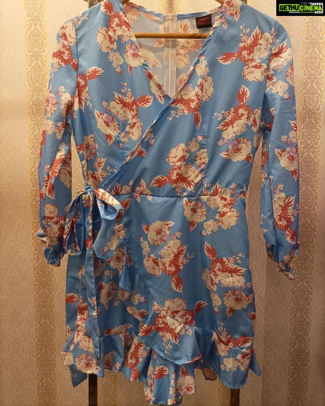 Vanitha Vijayakumar Instagram - Cross front wrap divided skirt dress with short frill hem sleeves👗 Ties on the side with a bow🎀 Lightweight summer material in the cutest illustrated floral pattern print🌼 swipe left to see the available colors🎨 Buy this dress in just 999/-💁🏻♀️ Offer is going on hurry up ladies🛒🛍 #vanithavijaykumarstyling #outfitoftheday #outfit #outfits #women #womensfashion #girl #girls #style #styling #stylist #fashion #ootd #picoftheday #pictureoftheday #dress #accessories #makeover #onlineshopping #onlineshop #boutique #boutiqueshopping #boutiquefashion Khader Nawaz Khan Road