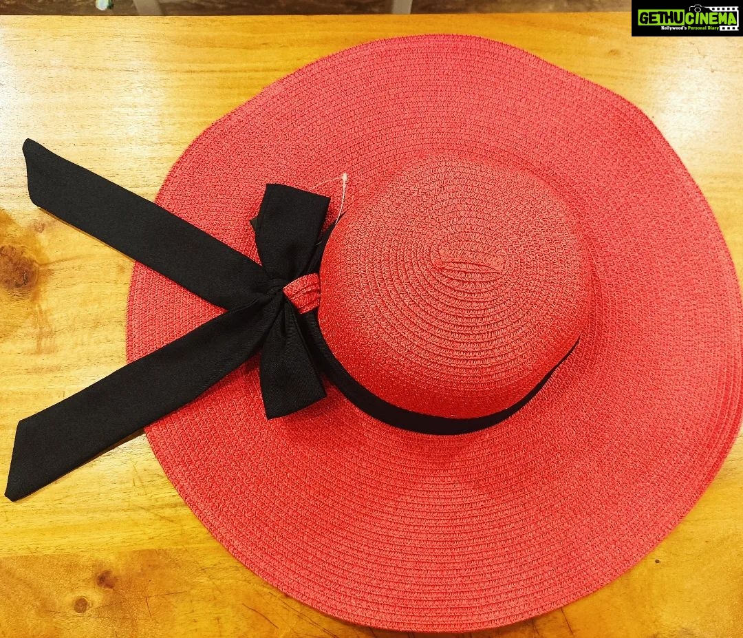 Vanitha Vijayakumar Instagram - Your new beachin' bestie🤠women's classic wide brim sun hat👒 🤳swipe left to see the available colors & design's 🎨 Dm for price & details📩 #vanithavijaykumarstyling #outfitoftheday #outfit #outfits #women #womensfashion #girl #girls #style #styling #stylist #fashion #ootd #picoftheday #pictureoftheday #dress #accessories #makeover #onlineshopping #onlineshop #boutique #boutiqueshopping #boutiquefashion Khader Nawaz Khan Road