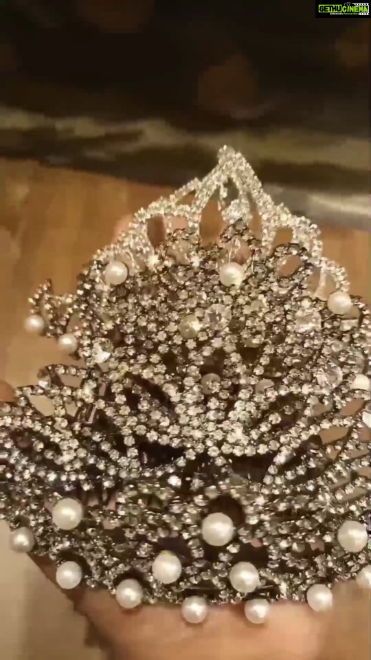 Vanitha Vijayakumar Instagram - 👑Crown Hair comb👸 Perfect styling for wedding functions, birthday party, bridal shower or any formal events coming up✨🎆 it is adorable to look at & such a timeless design💯 💁🏻♀️Order now & look like a Queen👸 Dm for price & details📩 #vanithavijaykumarstyling #entrepreneur #women #fashion #girls #business #chennai #ootdfashion #accessories #trending #life #party #girl #makeover #shopping #onlineshopping #onlineshop #style #outfits #outfit #store #makeover #reelsinstagram #reelitfeelit #reelsvideo #reels #reelkarofeelkaro #reelsindia #instagramhub Khader Nawaz Khan Road