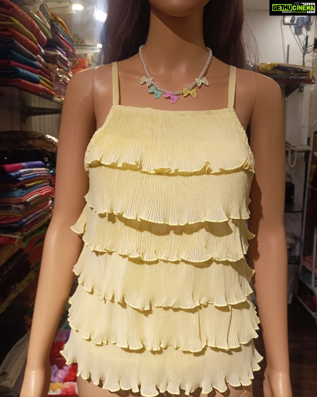 Vanitha Vijayakumar Instagram - Striped ruffle tiered top👕 swipe left to see the available colors🎨 Buy this tops in just 999/-💁🏻♀️ Offer is going on hurry up ladies🛒🛍 #vanithavijaykumarstyling #outfitoftheday #outfit #outfits #women #womensfashion #girl #girls #style #styling #stylist #fashion #ootd #picoftheday #pictureoftheday #dress #accessories #makeover #onlineshopping #onlineshop #boutique #boutiqueshopping #boutiquefashion Khader Nawaz Khan Road