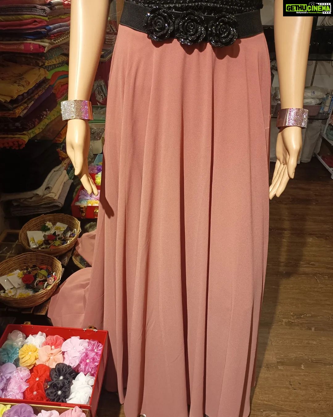 Vanitha Vijayakumar Instagram - ❌Bandage off-shoulder long maxi dress👗 Dm for price & details📩#vanithavijaykumarstyling #outfitoftheday #outfit #outfits #women #womensfashion #girl #girls #style #styling #stylist #fashion #ootd #picoftheday #pictureoftheday #dress #accessories #makeover #onlineshopping #onlineshop #boutique #boutiqueshopping #boutiquefashion Khader Nawaz Khan Road