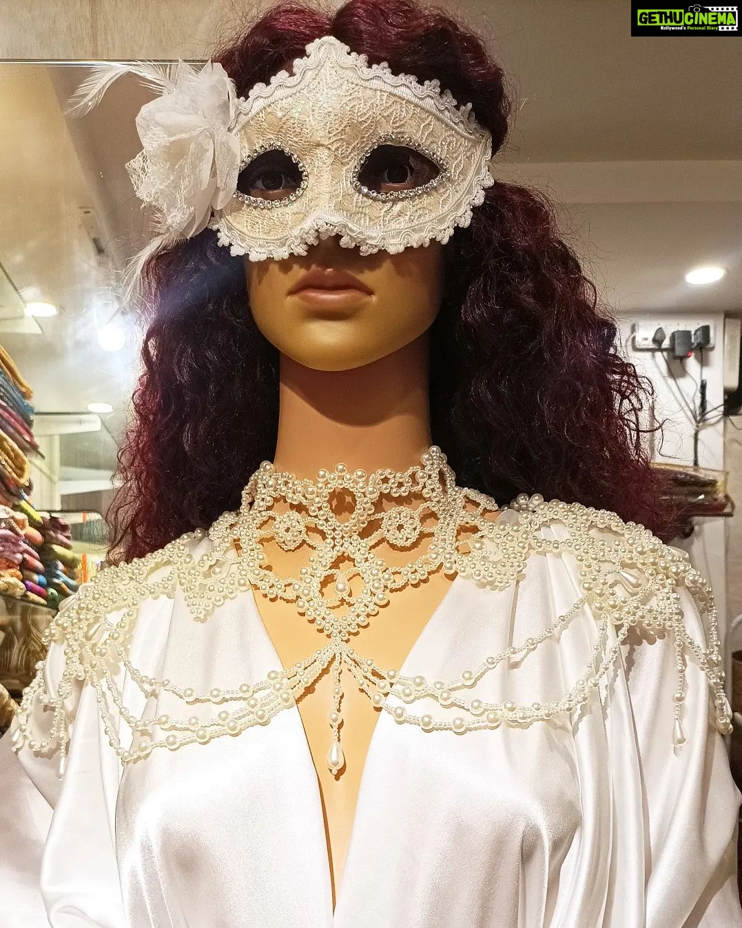 Vanitha Vijayakumar Instagram - ⚪ This pearle grandeur cape neck piece accessory will compliment your wedding dress👰♀️ ⚪ This kind of unique necklace for the shoulders can fit any sleeveless wedding dress. ⚪ Vintage inspired shoulder necklace is completely comfortable, functional & wearable. ⚪ A lovely addition to any wedding gown. ⚪ This pearl cape will make u feel like a queen in appearance it's all u need to make the ultimate statement. Dm for price & details 📩 #vanithavijaykumarstyling #outfitoftheday #outfit #outfits #women #womensfashion #girl #girls #style #styling #stylist #fashion #ootd #picoftheday #pictureoftheday #dress #accessories #makeover #onlineshopping #onlineshop #boutique #boutiqueshopping #boutiquefashion Khader Nawaz Khan Road