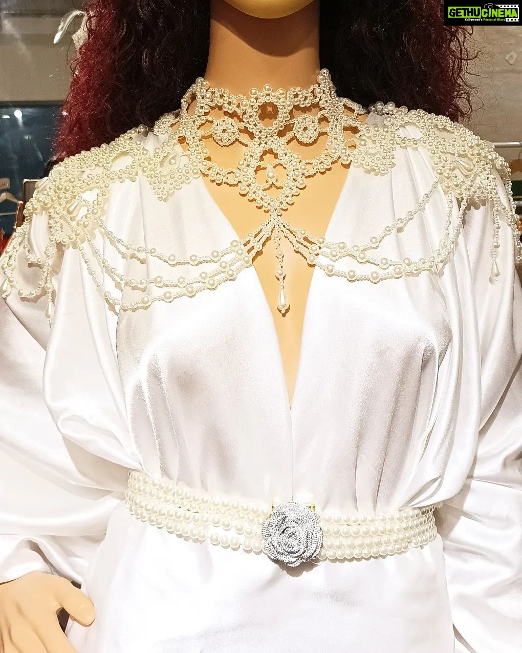 Vanitha Vijayakumar Instagram - ⚪ This pearle grandeur cape neck piece accessory will compliment your wedding dress👰♀️ ⚪ This kind of unique necklace for the shoulders can fit any sleeveless wedding dress. ⚪ Vintage inspired shoulder necklace is completely comfortable, functional & wearable. ⚪ A lovely addition to any wedding gown. ⚪ This pearl cape will make u feel like a queen in appearance it's all u need to make the ultimate statement. Dm for price & details 📩 #vanithavijaykumarstyling #outfitoftheday #outfit #outfits #women #womensfashion #girl #girls #style #styling #stylist #fashion #ootd #picoftheday #pictureoftheday #dress #accessories #makeover #onlineshopping #onlineshop #boutique #boutiqueshopping #boutiquefashion Khader Nawaz Khan Road