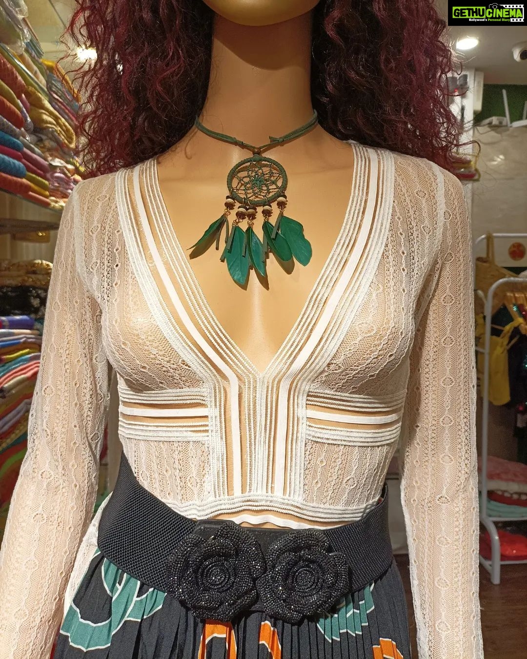 Vanitha Vijayakumar Instagram - ✴️ Bodysuit top helps u to accentuate the curves and looks great on ur figure... ✴️A bodysuit is normally tucked inside & u can wear it with mini skirts, high waisted palazzo pants, even u can wear it with ur sarees too... ✴️Bodysuits can hug your curves as the perfect foundation and on the top so u can pair with any bottoms u want... #vanithavijaykumarstyling #outfitoftheday #outfit #outfits #women #womensfashion #girl #girls #style #styling #stylist #fashion #ootd #picoftheday #pictureoftheday #dress #accessories #makeover #onlineshopping #onlineshop #boutique #boutiqueshopping #boutiquefashion Khader Nawaz Khan Road