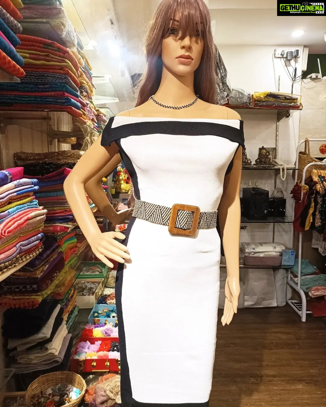 Vanitha Vijayakumar Instagram - Off shoulder fold over bodycon dress with contrast taping👯 #vanithavijaykumarstyling #vanithavijaykumarstudios #outfitoftheday #outfit #outfits #women #womensfashion #girl #girls #style #styling #stylist #fashion #ootd #picoftheday #pictureoftheday #dress #accessories #makeover #onlineshopping #onlineshop #boutique #boutiqueshopping #boutiquefashion #sequins Khader Nawaz Khan Road