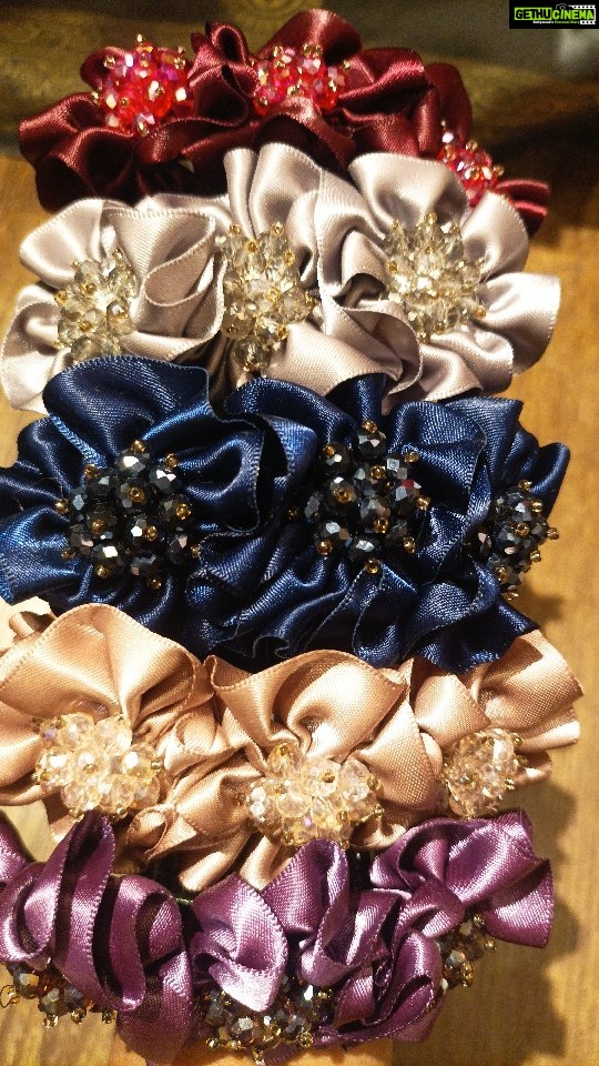 Vanitha Vijayakumar Instagram - Floral Hair insertion comb headwear accessory🌸 Crystal rhinestones design make it more unique & charming. Besides the hair comb clip is easy to get in the hair and will assure a snug fit on various hairstyles💁🏻♀️ #vanithavijaykumarstyling #entrepreneur #women #fashion #girls #business #chennai #ootdfashion #accessories #trending #life #party #girl #makeover #shopping #onlineshopping #onlineshop #style #outfits #outfit #store #makeover #reelsinstagram #reelitfeelit #reelsvideo #reels #reelkarofeelkaro #reelsindia #instagram Khader Nawaz Khan Road