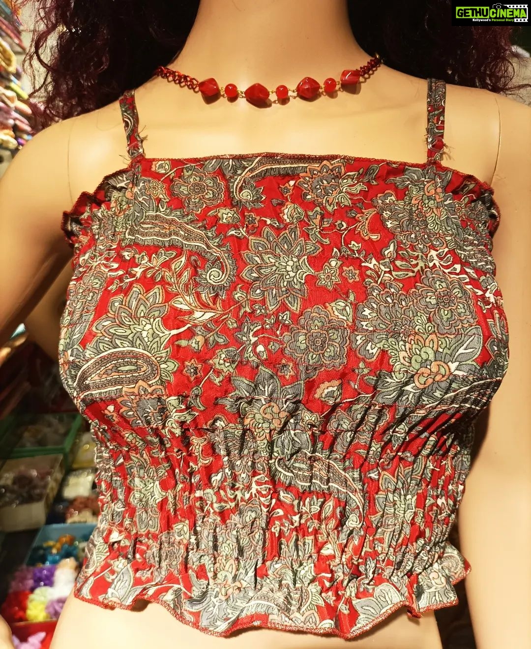Vanitha Vijayakumar Instagram - Smocked tube top in gathered floral print🍁 swipe left to see the available colors🤳🎨 Dm for price & details📩#vanithavijaykumarstyling #outfitoftheday #outfit #outfits #women #womensfashion #girl #girls #style #styling #stylist #fashion #ootd #picoftheday #pictureoftheday #dress #accessories #makeover #onlineshopping #onlineshop #boutique #boutiqueshopping #boutiquefashion Khader Nawaz Khan Road