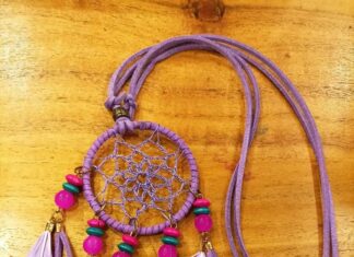 Vanitha Vijayakumar Instagram - Lucky dream catcher necklace🪶 Dm for price & details📩 #vanithavijaykumarstyling #outfitoftheday #outfit #outfits #women #womensfashion #girl #girls #style #styling #stylist #fashion #ootd #picoftheday #pictureoftheday #dress #accessories #makeover #onlineshopping #onlineshop #boutique #boutiqueshopping #boutiquefashion Khader Nawaz Khan Road