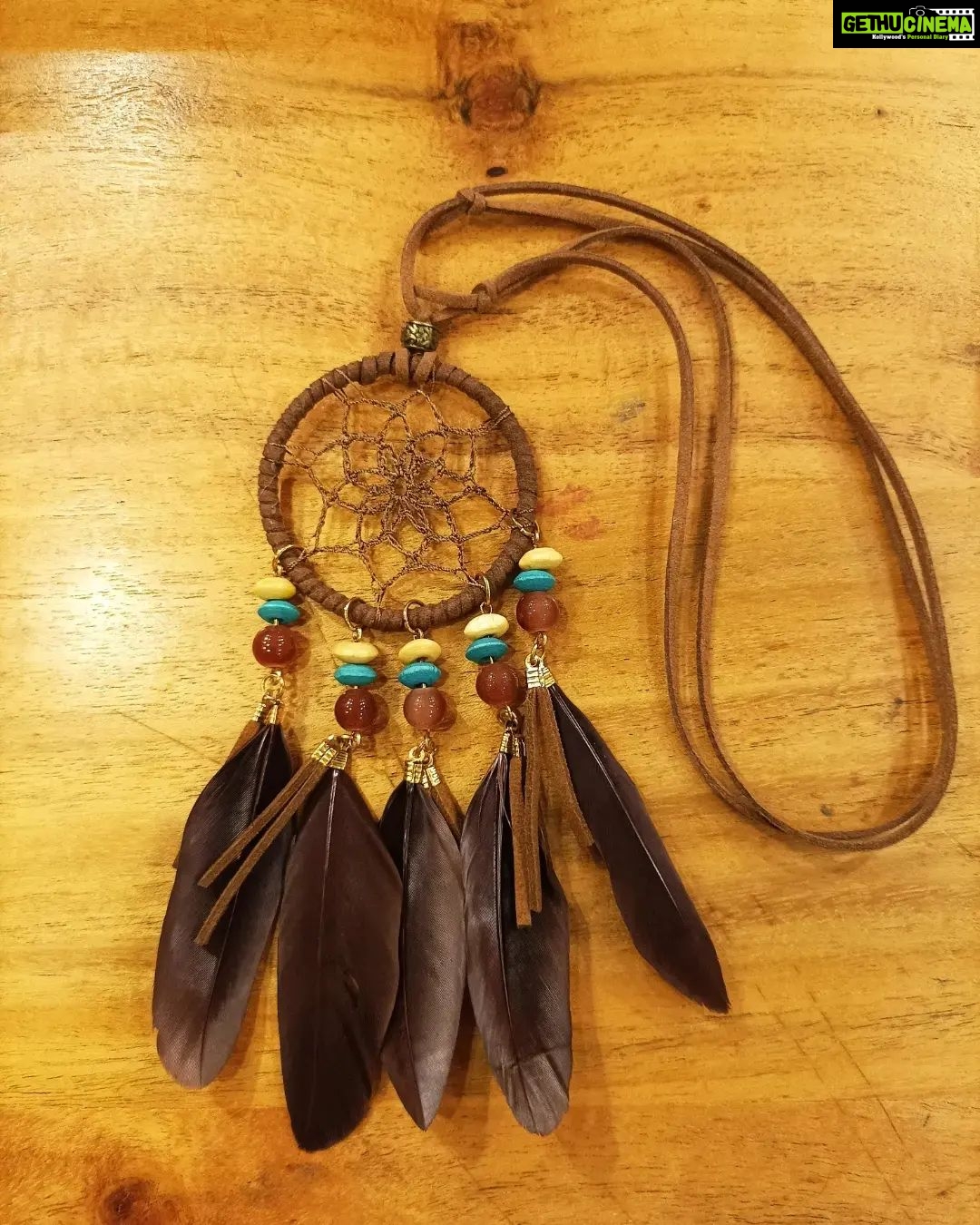 Vanitha Vijayakumar Instagram - Lucky dream catcher necklace🪶 Dm for price & details📩 #vanithavijaykumarstyling #outfitoftheday #outfit #outfits #women #womensfashion #girl #girls #style #styling #stylist #fashion #ootd #picoftheday #pictureoftheday #dress #accessories #makeover #onlineshopping #onlineshop #boutique #boutiqueshopping #boutiquefashion Khader Nawaz Khan Road