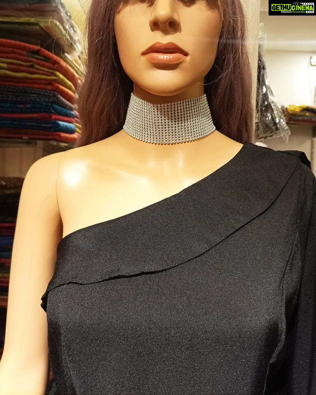 Vanitha Vijayakumar Instagram - One shoulder princess line trumpet gown with a chic slit is perfect for dancing the night away๐๐ปBuy this gown in just 999/-๐๐ปโโ๏ธ Offer is going on hurry up ladies๐๐ #vanithavijaykumarstyling #outfitoftheday #outfit #outfits #women #womensfashion #girl #girls #style #styling #stylist #fashion #ootd #picoftheday #pictureoftheday #dress #accessories #makeover #onlineshopping #onlineshop #boutique #boutiqueshopping #boutiquefashion Khader Nawaz Khan Road