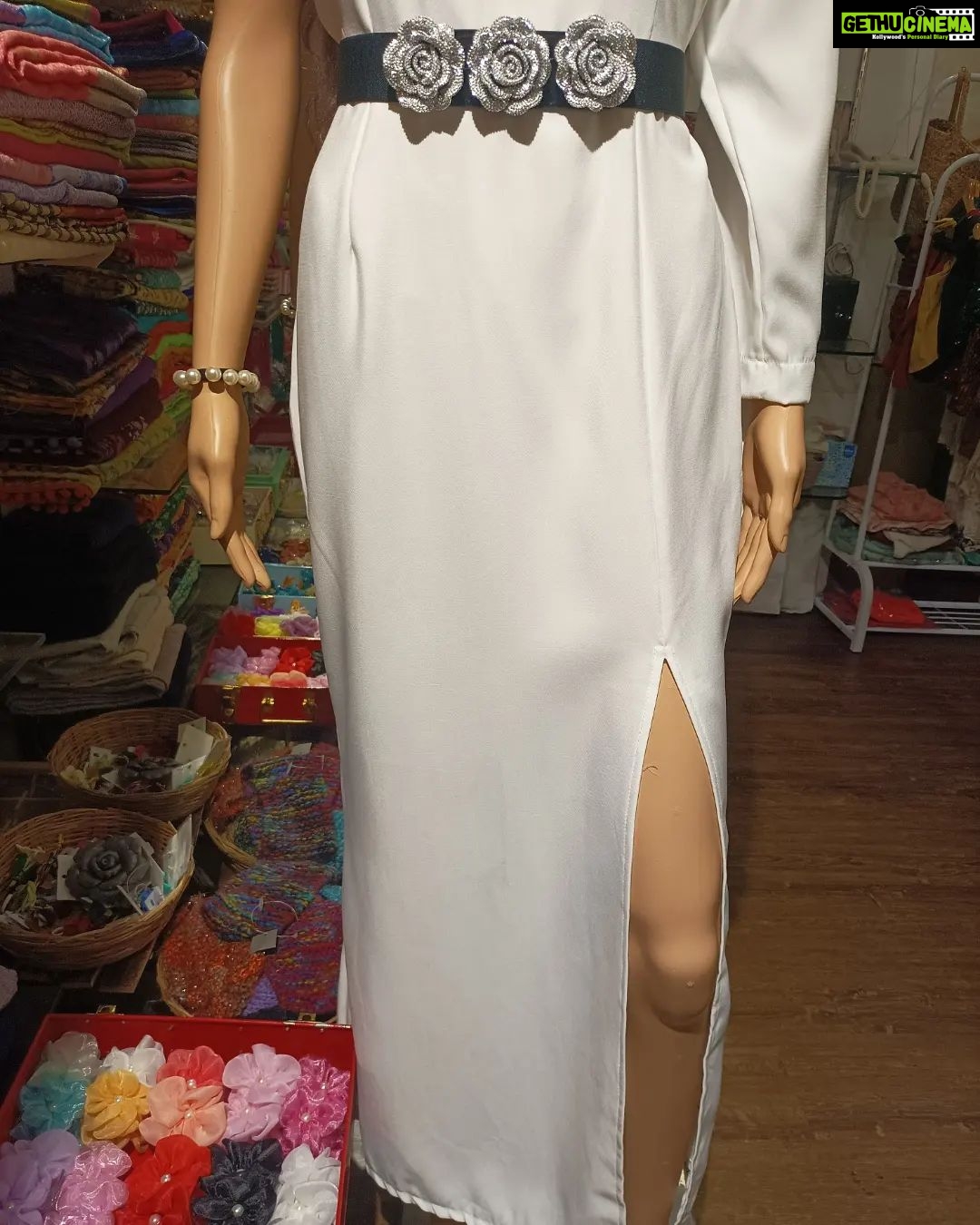 Vanitha Vijayakumar Instagram - One shoulder princess line trumpet gown with a chic slit is perfect for dancing the night away๐๐ปBuy this gown in just 999/-๐๐ปโโ๏ธ Offer is going on hurry up ladies๐๐ #vanithavijaykumarstyling #outfitoftheday #outfit #outfits #women #womensfashion #girl #girls #style #styling #stylist #fashion #ootd #picoftheday #pictureoftheday #dress #accessories #makeover #onlineshopping #onlineshop #boutique #boutiqueshopping #boutiquefashion Khader Nawaz Khan Road