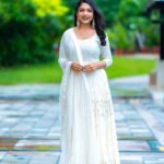 Varsha Bollamma Instagram - Styled by @officialanahita Outfit: @preevindesigns Footwear: @septembershoes Pic: @charannpallatiphotography