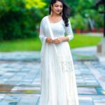Varsha Bollamma Instagram - Styled by @officialanahita Outfit: @preevindesigns Footwear: @septembershoes Pic: @charannpallatiphotography