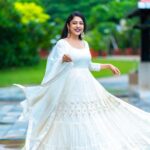 Varsha Bollamma Instagram - Styled by @officialanahita Outfit: @preevindesigns Footwear: @septembershoes Pic: @charannpallatiphotography