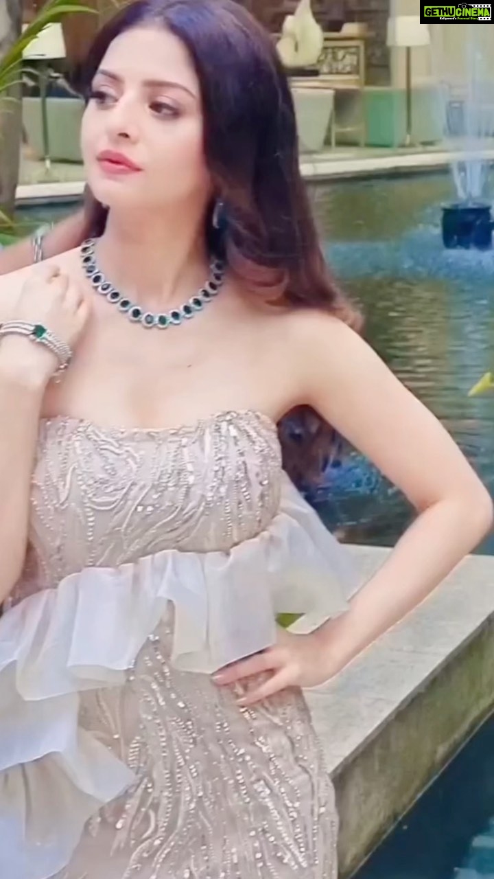 Vedhika Instagram - ⚜️🔱 #KualaLumpur Outfit @aartimahtani Jewels @lotussuutrajewelry @ascend.rohank Styling @ruchikapoor Glam @kumanan_suppayah @deepa_ramayah Kuala Lumpur, Malaysia