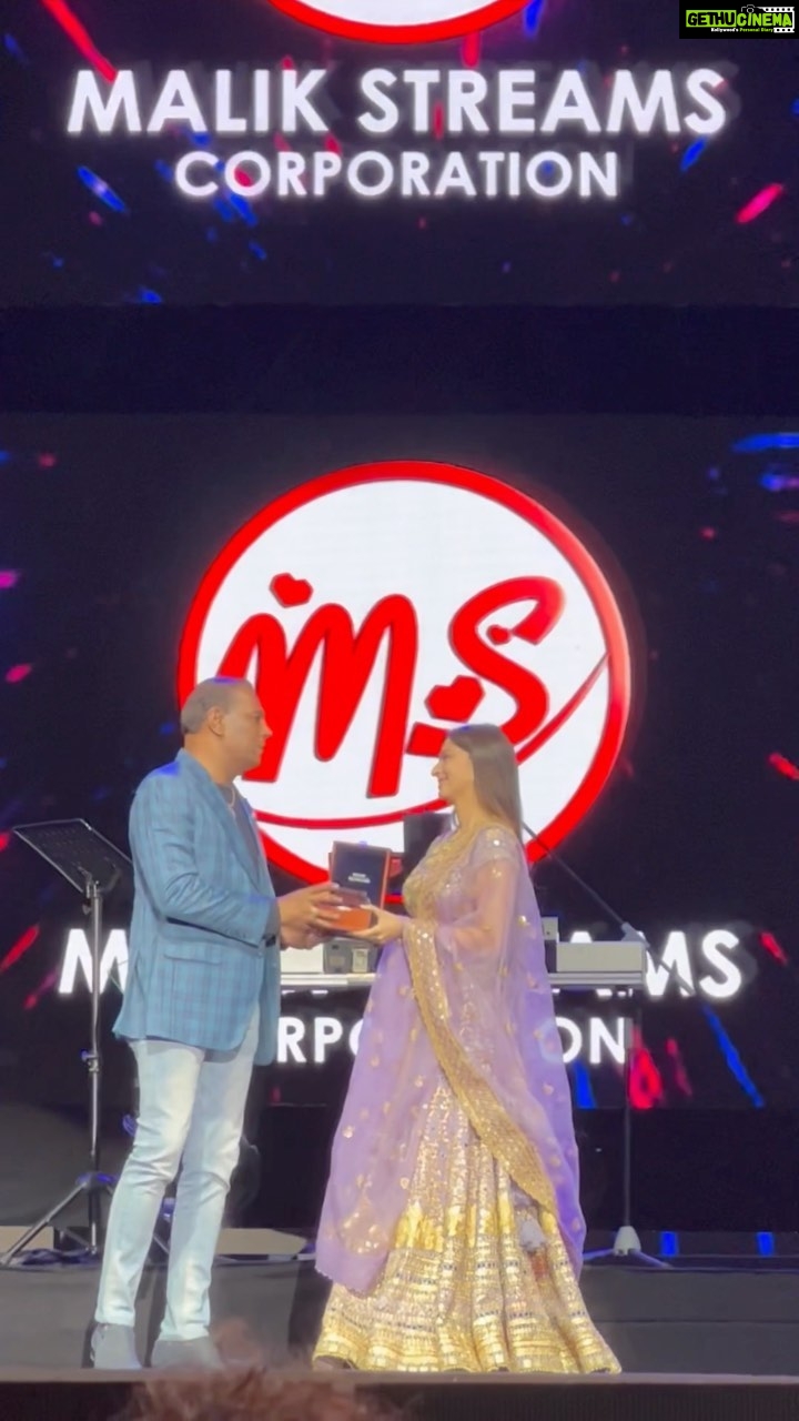 Vedhika Instagram - Thank you to the beautiful people of Malaysia for all the love always 💜 Thanks to the honourable Human Resource minister Dato Seri Saravana sir, @datoabdulmalik @malikstreams for having me in your beautiful country. Kuala Lumpur, Malaysia