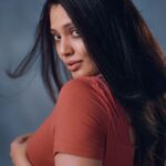 Veena Nandhakumar Instagram - Eyes are never quiet. Photography: @aadithyan_s1 PR : @maxxocreative Stylist: @itsokifyoufinditinappropriate Studio: @studio_maxxo Thx: @anandclix @vishnu__photography___