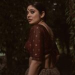 Veena Nandhakumar Instagram - Photography @vaffara_ Stylist @asaniya_nazrin MUA @unnips Saree @mloft_by_joeljacobmathew Post Production : @vysakretouch_ Associate : @rjrej Make up asst @afsal_.3578