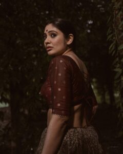 Veena Nandhakumar Instagram - Photography @vaffara_ 

Stylist @asaniya_nazrin 

MUA @unnips 

Saree @mloft_by_joeljacobmathew 

Post Production : @vysakretouch_

Associate : @rjrej

Make up asst @afsal_.3578