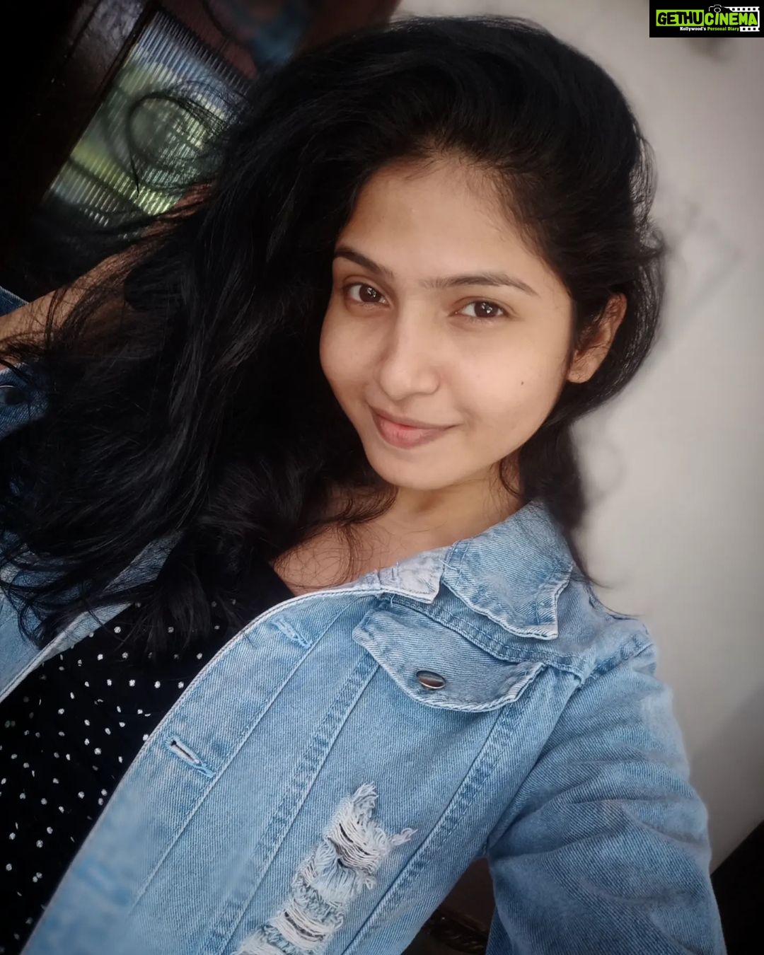 Venba Instagram - NO makeup! NO filter ! #nomakeup #nofilter #love #cute #instalike #instamood #followforfollowback #followme #viral #pinterest #love #style #swag #heroine #cool #tamilcinema #chennai #instagram #likeforlike #likeforfollow #smart #smile