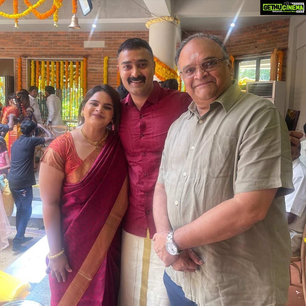 Vidyulekha Raman Instagram - Yela Saapadu with family like friends 🥰♥ #dhanush #selvaraghavan #sneha #prasanna #70thbirthday #bheemarathashanthi #kollywood #tamilcinema #tamil