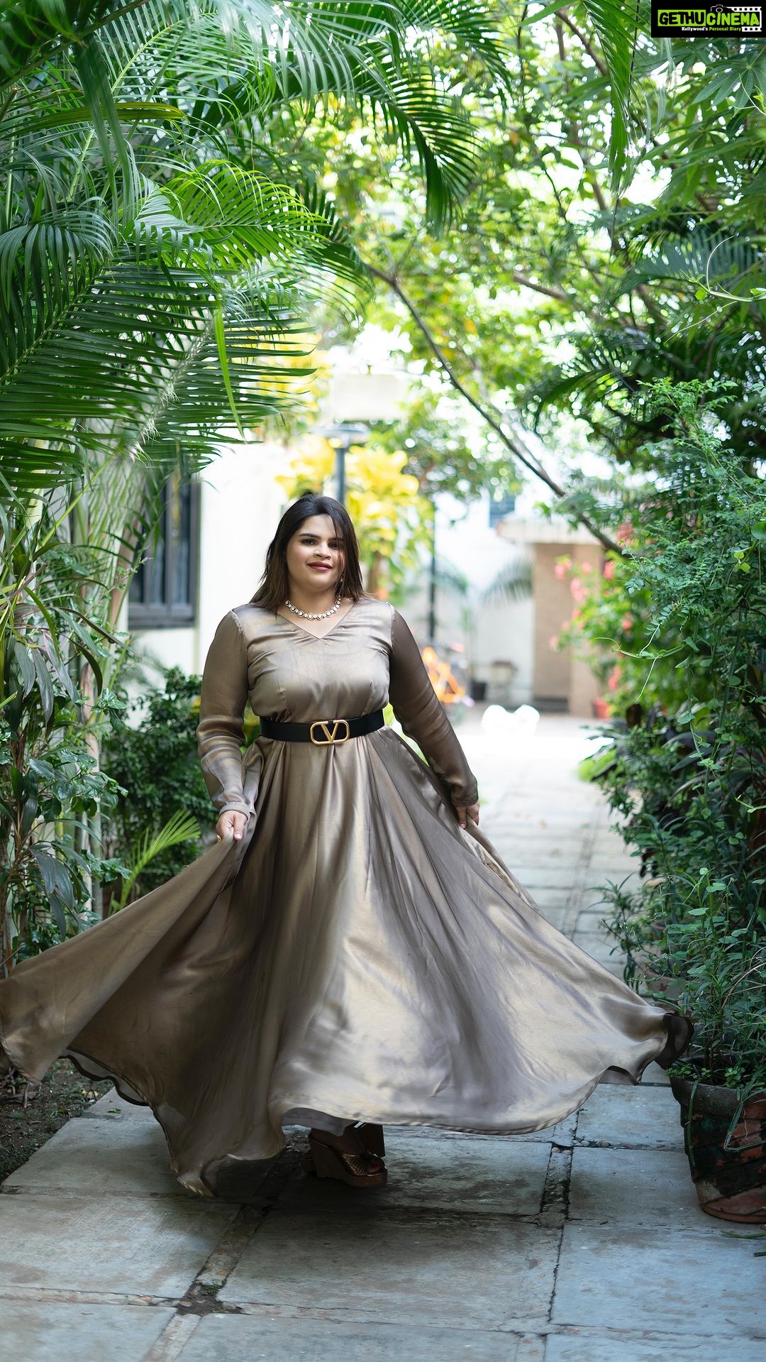 Vidyulekha Raman Instagram - ✨ Photography & Creative Direction : @usf_elevate Videography : @mani.akp Styled by : @paviiiee_08 Outfit : @lopa_tailoring_and_embroidery Jewellery : @konikajewellery Belt : @maisonvalentino @vijaytelevision @mediamasons #cwc #cwc3 #cookwithcomali #cookwithcomali3 #cookuwithcomali #cookuwithcomali3 #vijaytvshow #vijaytelevision #vijaytv #vidyuraman #cookwithcomalividyu #cwcfinal #cwc3finale #cwcgrandfinale