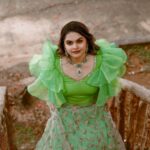 Vidyulekha Raman Instagram - Confidence is the most beautiful dress in your wardrobe 💚🍀 Photography & Creative Director : @usf_elevate Videography : @mani.akp Makeup : @oasiaugustina94 Haird : @dollupmakeover_artistry Assisted by : @sornalathagunaselan Outfit : @suhanyalingamdesign Jewellery : @chennai_jazz Styling : @paviiiee_08 @vijaytelevision @mediamasons #cwc #cwc3 #cookwithcomali #cookwithcomali3 #cookuwithcomali #cookuwithcomali3 #vijaytvshow #vijaytelevision #vijaytv #vidyuraman #cookwithcomalividyu #wildcard