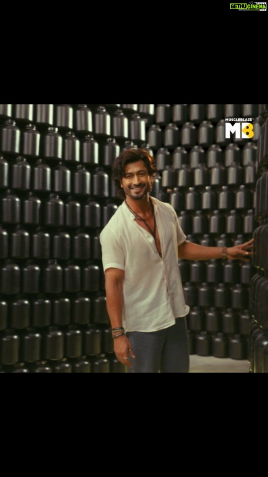 Vidyut Jammwal Instagram - The simplest way to check if your protein is genuine or not. @muscleblaze has developed PROCHECK - the World's 1st home protein testing kit- to empower all you Ziddis. > 2 whey supplements test karo with each kit in just ₹199 Kahan milega? Yahan- https://www.muscleblaze.com #MuscleBlaze #ProCheck #Awareness #NewLaunch #PhirseZiddKar #Ad