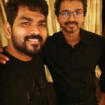 Vignesh Shivan Instagram - Happy birthday to you Vijay sir😇😇 இவ்வுலகம் உன் மேல் கொண்ட அன்பு இன்னும் எல்லைகள் தாண்டட்டும்😇 இனிமையான உன் இயல்பு என்றுமே தொடரட்டும்🥰 உன் பிறந்த நாளை தன் பிறந்த நாளை விட ஆசையாக கொண்டாடும் அற்புதமான ரசிகர்கள் கூடிக்கொண்டே போகட்டும் 🥰😚😘😌 #hbdthalapathyvijay #happybirthday @actorvijay.page #vijay #happybirthdayvijay Chennai, India