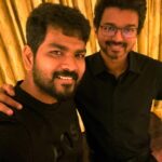 Vignesh Shivan Instagram - அழகந்தான்🥰 அவந்தான்🤩 அழகா 🙂 அளவா😊 அவன் சிரிச்சானே😍 அட அழகந்தானே🤗 My first ever song for @actorvijay sir😇 been WAITING for a long time for this one 😇 Means a lot🥳ThankU my kings :) @anirudhofficial The sensational @Dir_Lokesh and Mr. @Jagadishbliss :) & team DedicatedTo #ArpudhamanaFans of #ThalapathyVijay around the globe #Master #MasterOfHearts #MasterAudioLaunch #FanBoyMoment #checklist✔️ #DreamsCometrue #Songs #lyrics #music #loveforwriting #writerslife