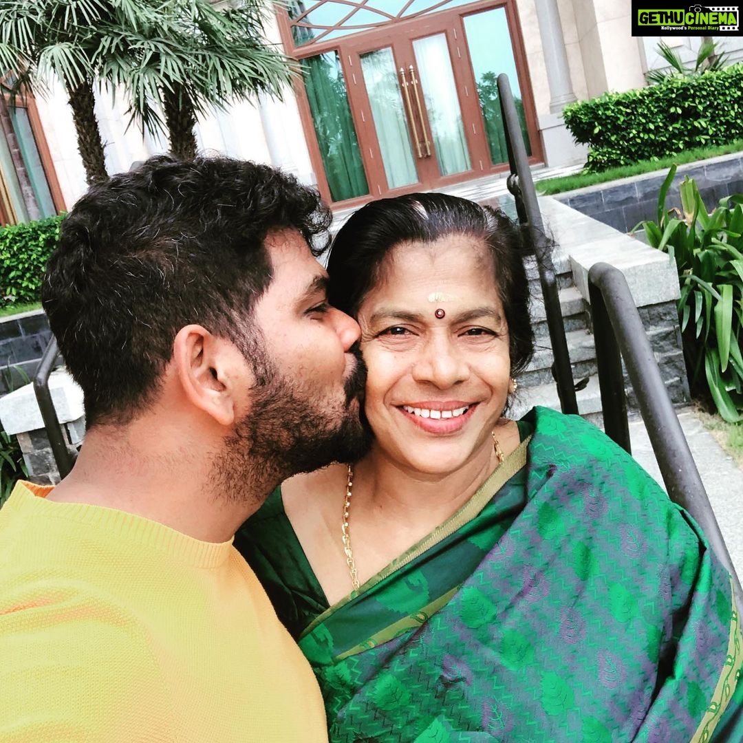 Vignesh Shivan Instagram - Happy birthday to my God :)😘😇🥳🥳🥳 Praying God almighty & this universe to always keep her healthy & happy 😊 #prayers #godbless Chennai, India