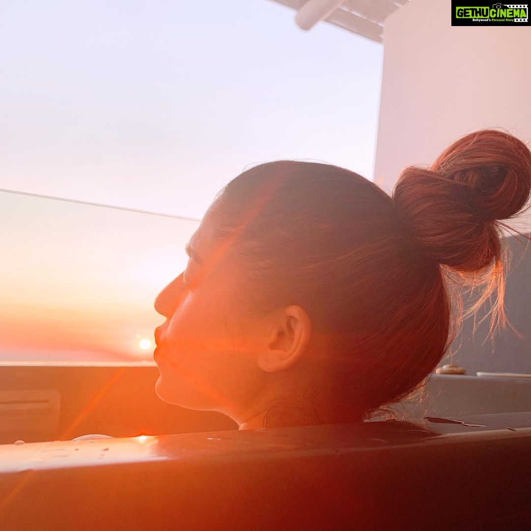 Vignesh Shivan Instagram - Sun kissed ... πππ Wikki photography - DM for collaboration πππππ₯³ππ #nofilter #shotoniphone #mykonos #santorini #greece #photographer #photography #sunset #sunset_lovee #sunsets #sunsetchaser #loveforsunsets #summervibes #summertime #homeawayfromhome MΓ½konos, Kikladhes, Greece