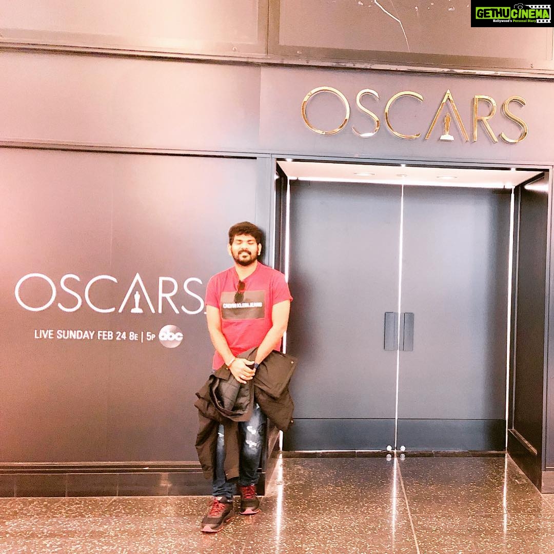 Vignesh Shivan Instagram - Oru Naal .... ;) the doors for all your dreams will open ! Point is ... always keep standing right there !! πππ #berightthere !! #throwback #dreams #oscars #wishes #lifeisallpositive #lifeisallabouttheride #keepworking #towardsthesun #everythingisenergy #everythingispossible #everythingispositive