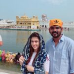 Vignesh Shivan Instagram - #blessings 😇😇 all the way from the amazing #goldentemple #amritsar unbelievable positivity and divine energy available aplenty in this place!!! Suggest u all to go and feel it soon ! #anyreligion #anyone can go and pray inside .. can eat 24/7 .. people volunteering to clean the entire surroundings , washing the plates and so many good things to learn about !! #Incredible #India #greatexperience thankU #nayanthara 😍😘😇