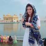 Vignesh Shivan Instagram - #blessings 😇😇 all the way from the amazing #goldentemple #amritsar unbelievable positivity and divine energy available aplenty in this place!!! Suggest u all to go and feel it soon ! #anyreligion #anyone can go and pray inside .. can eat 24/7 .. people volunteering to clean the entire surroundings , washing the plates and so many good things to learn about !! #Incredible #India #greatexperience thankU #nayanthara 😍😘😇