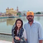 Vignesh Shivan Instagram – #blessings 😇😇 all the way from the amazing #goldentemple #amritsar unbelievable positivity and divine energy available aplenty in this place!!! Suggest u all to go and feel it soon ! #anyreligion #anyone can go and pray inside .. can eat 24/7 .. people volunteering to clean the entire surroundings , washing the plates and so many good things to learn about !! #Incredible #India #greatexperience thankU #nayanthara 😍😘😇