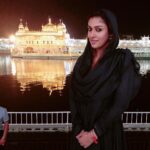 Vignesh Shivan Instagram - #blessings 😇😇 all the way from the amazing #goldentemple #amritsar unbelievable positivity and divine energy available aplenty in this place!!! Suggest u all to go and feel it soon ! #anyreligion #anyone can go and pray inside .. can eat 24/7 .. people volunteering to clean the entire surroundings , washing the plates and so many good things to learn about !! #Incredible #India #greatexperience thankU #nayanthara 😍😘😇