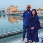 Vignesh Shivan Instagram - #blessings 😇😇 all the way from the amazing #goldentemple #amritsar unbelievable positivity and divine energy available aplenty in this place!!! Suggest u all to go and feel it soon ! #anyreligion #anyone can go and pray inside .. can eat 24/7 .. people volunteering to clean the entire surroundings , washing the plates and so many good things to learn about !! #Incredible #India #greatexperience thankU #nayanthara 😍😘😇