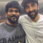 Vignesh Shivan Instagram – That’s how happy one feels when clicking a pic with an iconic Actor & an amazing , humble person 😇❤️☺️🧿😌😌❤️☺️😇😇 #ranbirkapoor #fanboy #fanboymoment 
#BestActor #ranbirkapoorfan
