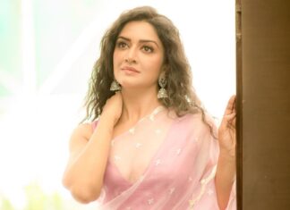 Vimala Raman Instagram - ‘Don’t follow the path, braze the trail’ ❤️‍🔥 Blazin it with my darlings 😘❤️ #photographer @camerasenthil #styling @ivalinmabia #makeup @makeupibrahim #hairstylist @hairstylists_vijayraghavan # assistance @yasinhairstylist #organiser @rrajeshananda . . . #photoshoot #shoot #outdoors #new #latest #picoftheday #saree #pink #sareestyle #woman #actor #actress #vimalaraman #lifeisgood