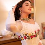 Wamiqa Gabbi Instagram - 🤍♥️💛💚🤎 . Outfit: @rohitbal_hautecouture Jewelery: @kalyanjewellers_official Styled by @mohitrai with @tarangagarwalofficial @teammrstyles Makeup : @akriti_raj_chitkara_mua Hairstylist: @deepaksheshodiya 📸 : @pixelavid