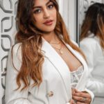 Yaashika Aanand Instagram - Boss babe kinda mood 🤍🌈 Mua/ hair @makeupbygow Outfit @nymphish.byz Styling @amy_gow19 x @thezehramirza