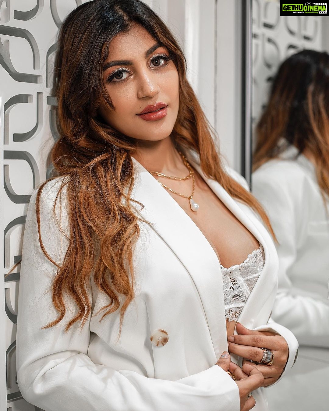 Yaashika Aanand Instagram - Boss babe kinda mood 🤍🌈 Mua/ hair @makeupbygow Outfit @nymphish.byz Styling @amy_gow19 x @thezehramirza