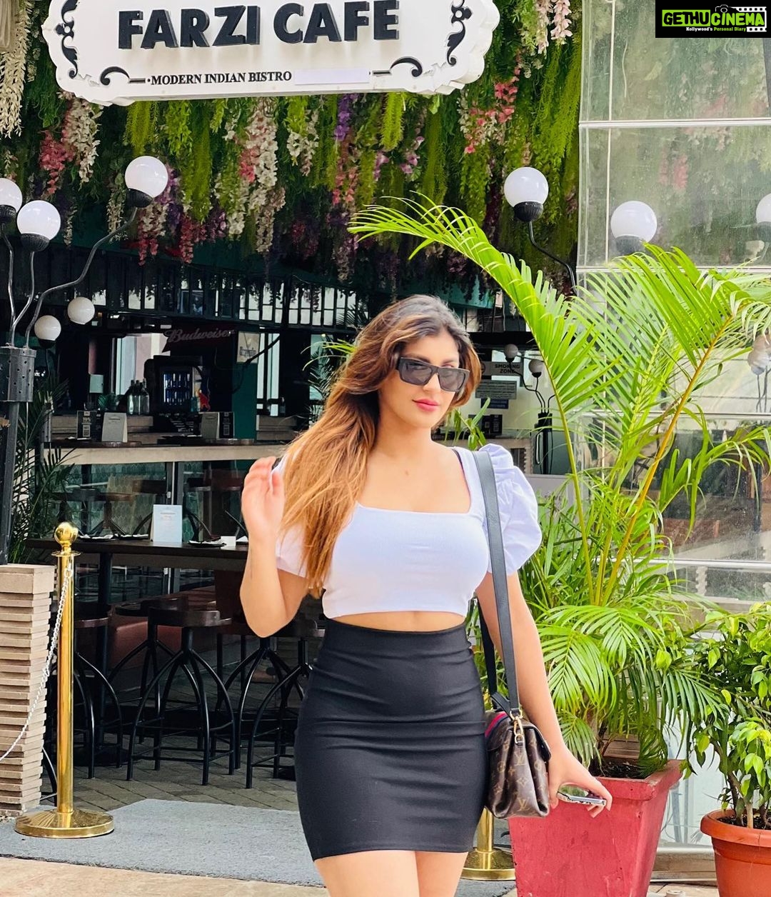 Yaashika Aanand Instagram - Photo dump #banglorediaries ✨😍 #swipeleft #explore Bangalore, India